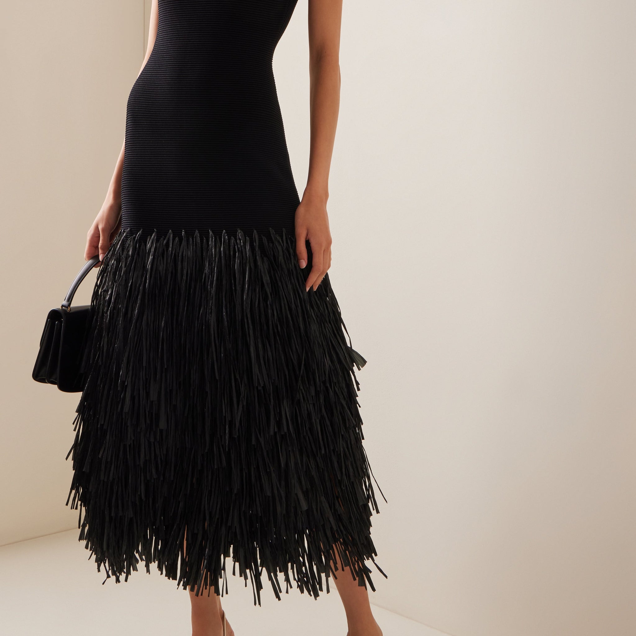 Noir Fringe Kleid